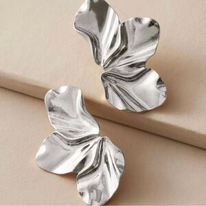 New! Lucy Silver  Hammered  Irregular  Earrings  (7654)